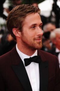 „ Ryan Gosling au Festival de Cannes 2011 “ von Lifelemon ist unter CC BY-SA 3.0 lizenziert .